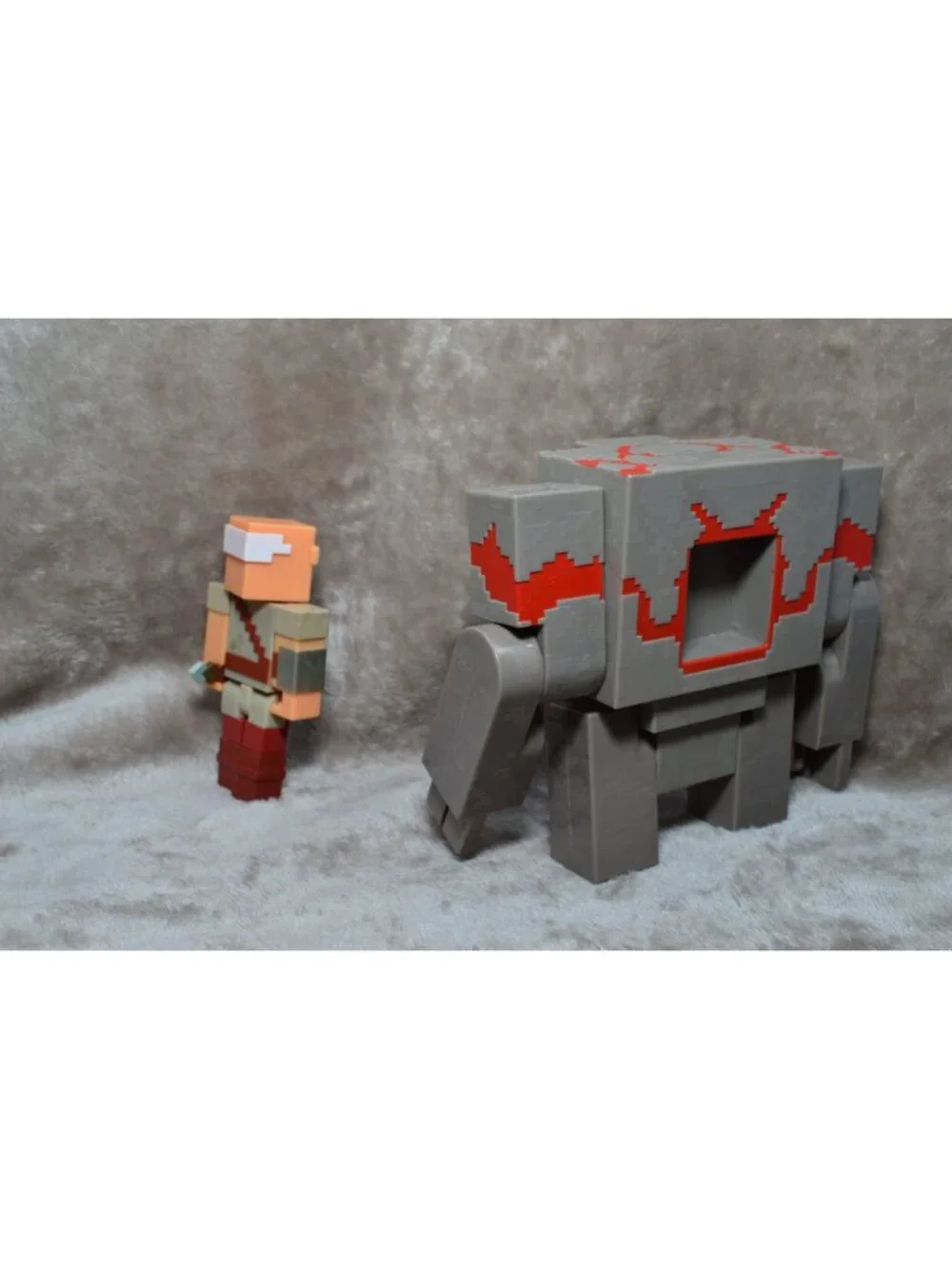 Minecraft Toy Lot of 2 Figures Arch Illager Redstone Golem Dungeon Boss Mob